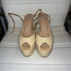 Steve Madden Cream Woven Platform Peep-Toe Sandals